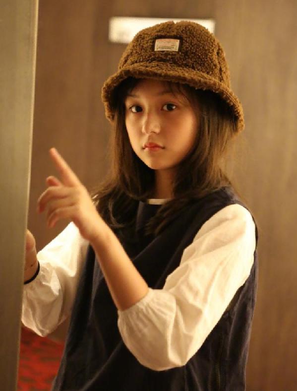 童星刘楚恬:从童星到学霸 刘楚恬,中国内地女演员,从两岁开始登上舞台