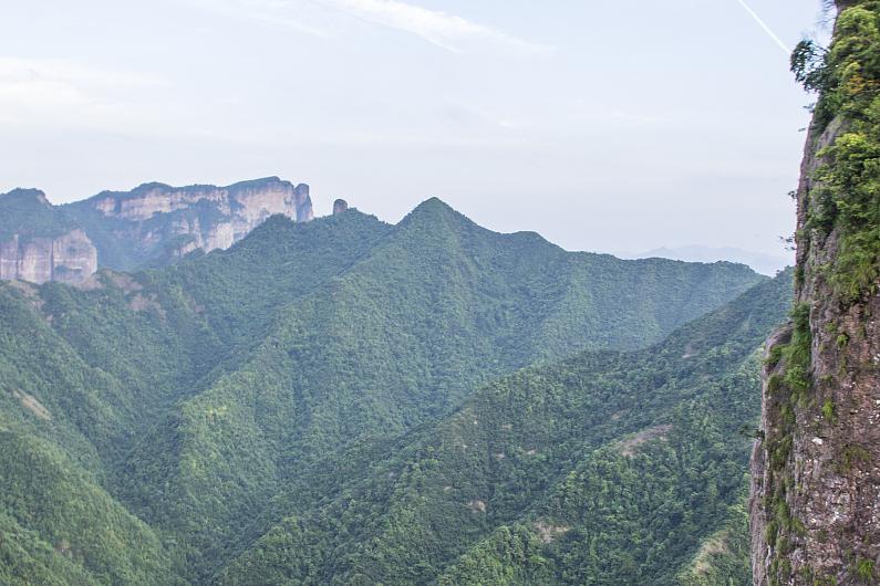 马头山:不容错过的综合性旅游景区 马头山位于中国广东省清远市石角镇