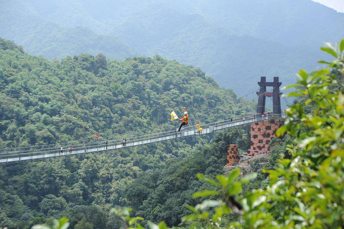 马头山:不容错过的综合性旅游景区 马头山位于中国广东省清远市石角镇