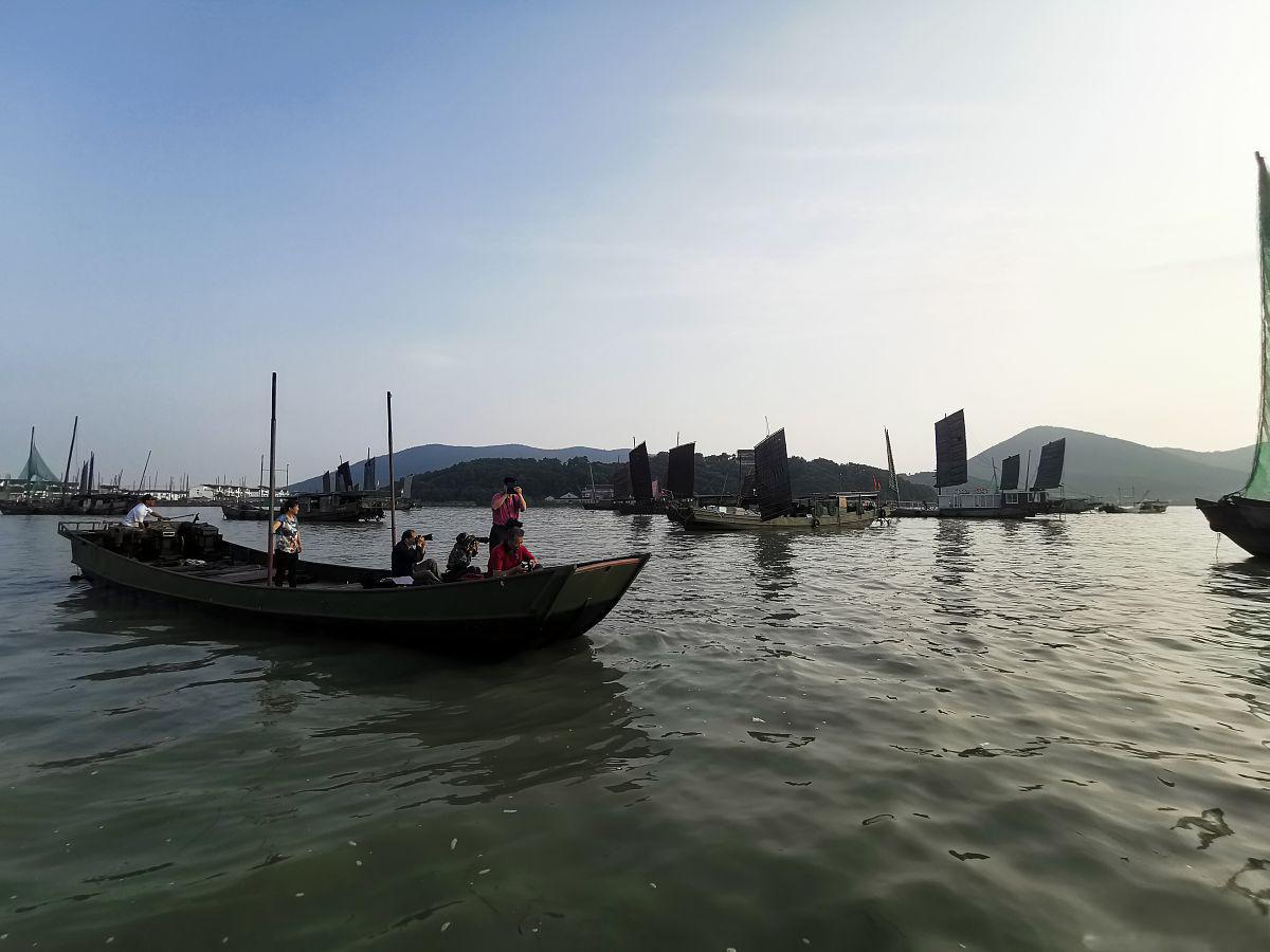 太湖渔港村:尽享美丽与独特魅力 太湖渔港村位于苏州市吴中区太湖之滨