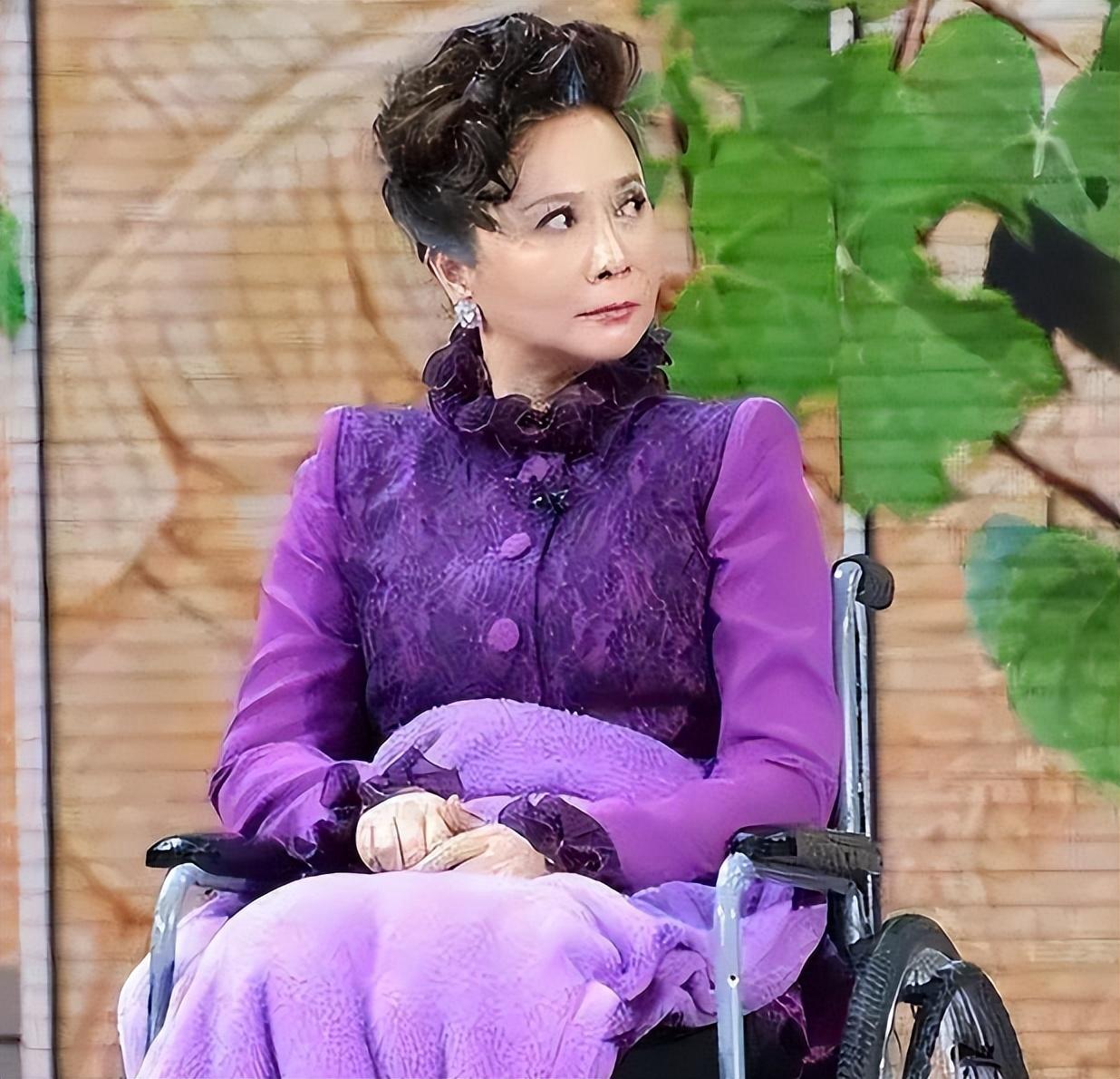 春晚舞台上的争议与才华 蔡明,一个天赋异禀的喜剧演员,曾被称为"小品