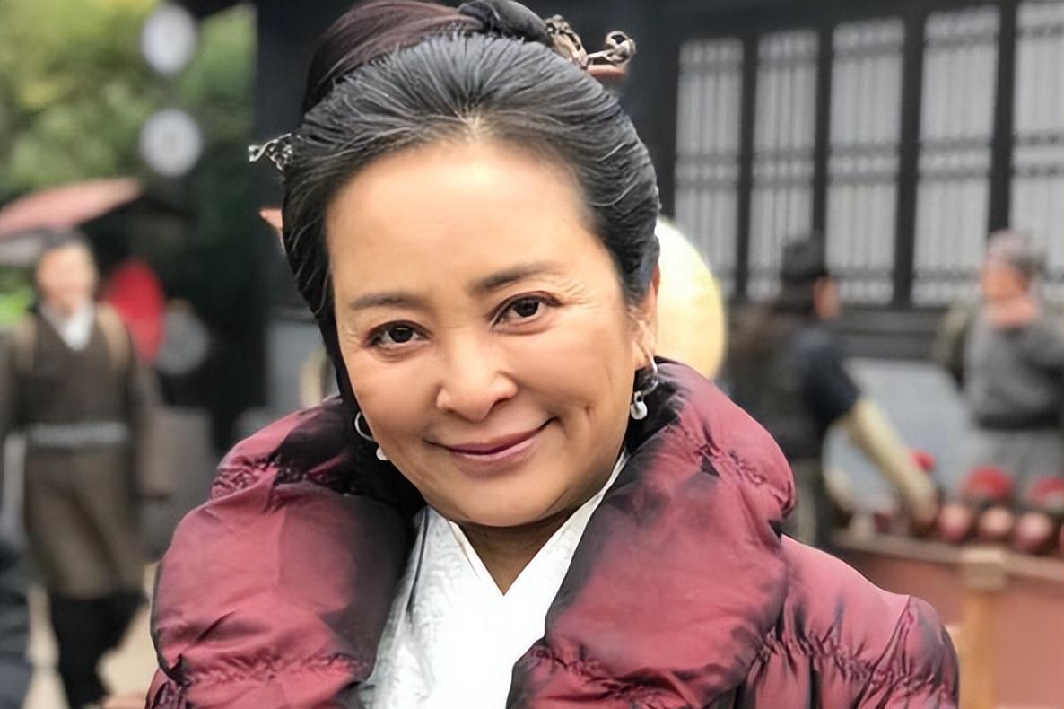 三嫁外国人却终获事业翻红:李勤勤的坎坷情路与演技生涯 李勤勤,曾被