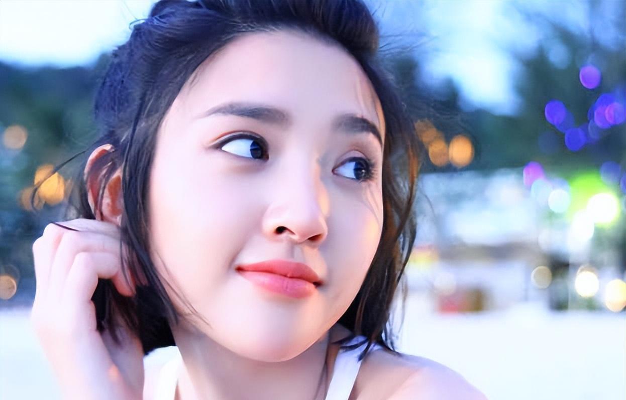 唐艺昕与张若昀:娱乐圈中的爱情佳话 结婚后的唐艺昕似乎迎来了人生新