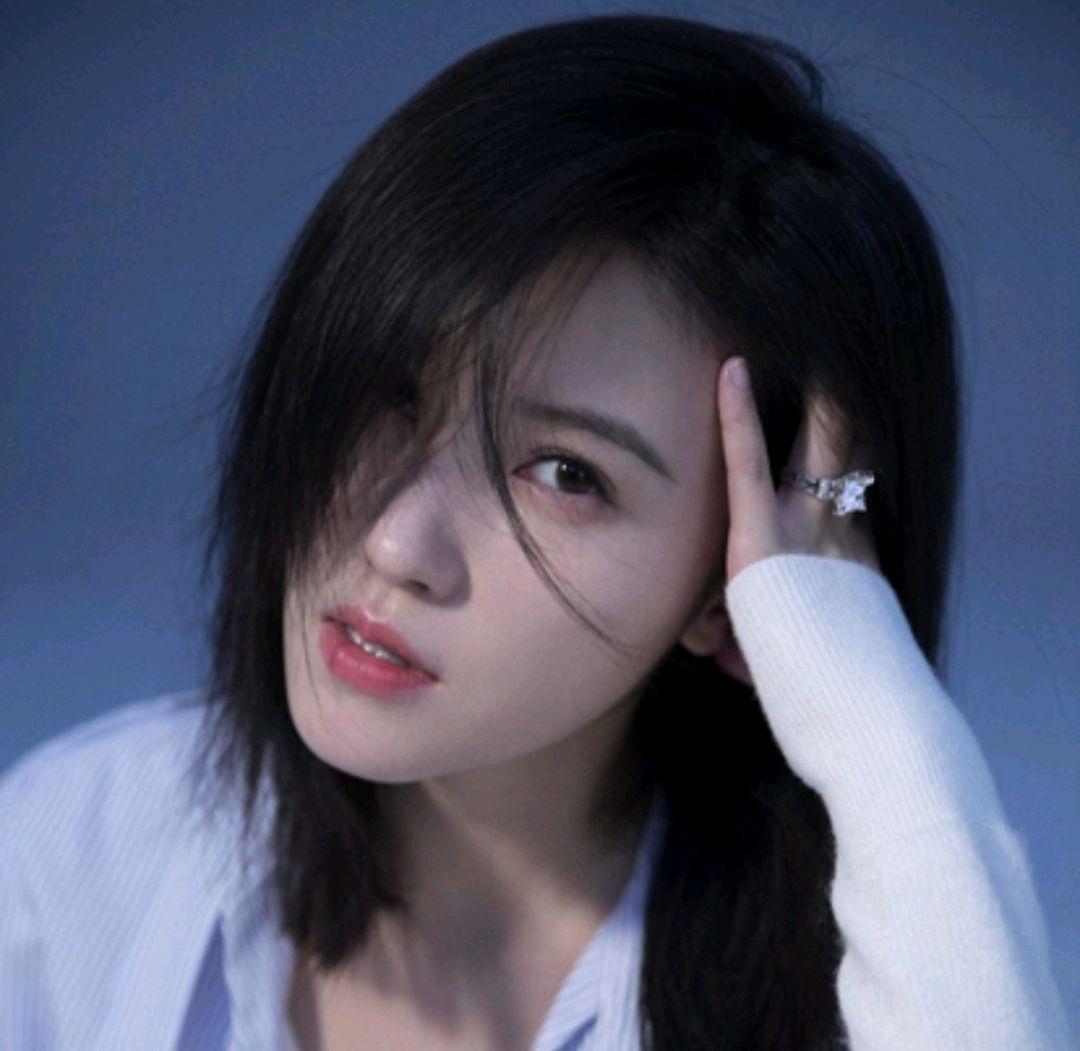杨子珊:演技与美貌并存 杨子姗,1986年11月6日出生于中国江苏省南京市