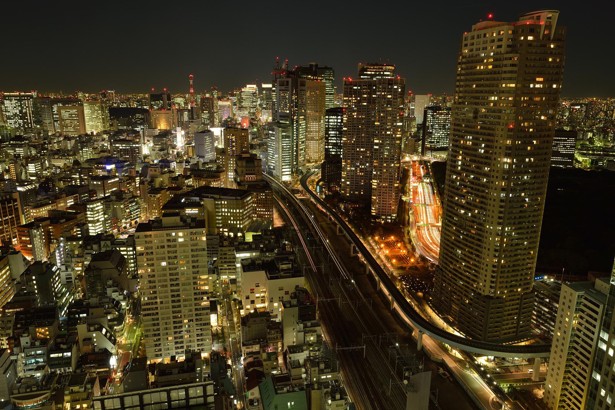 这些城市成为经济增长的引擎,引领着周边地区的发展.