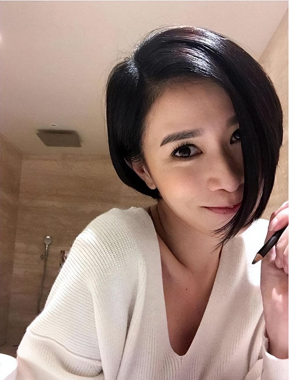 佘诗曼与陈浩民:娱乐圈的"分道扬镳"与"绝地反击" 曾是娱乐圈的金童