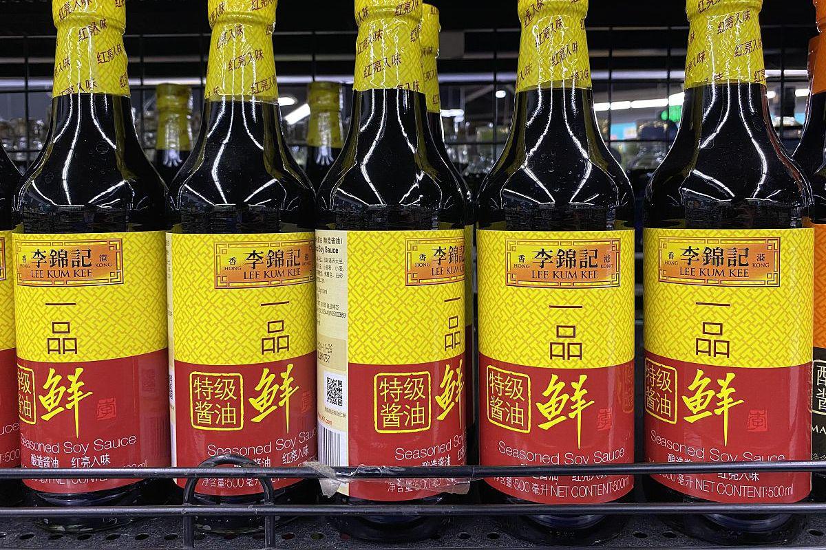 李锦记家族135年的秘密 李锦记家族自创了一套"家族宪法",每个家庭