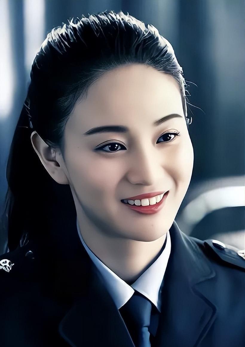 演员要时刻保持进取心 侯梦莎的演艺之路可以说是典型的"成也萧何,败