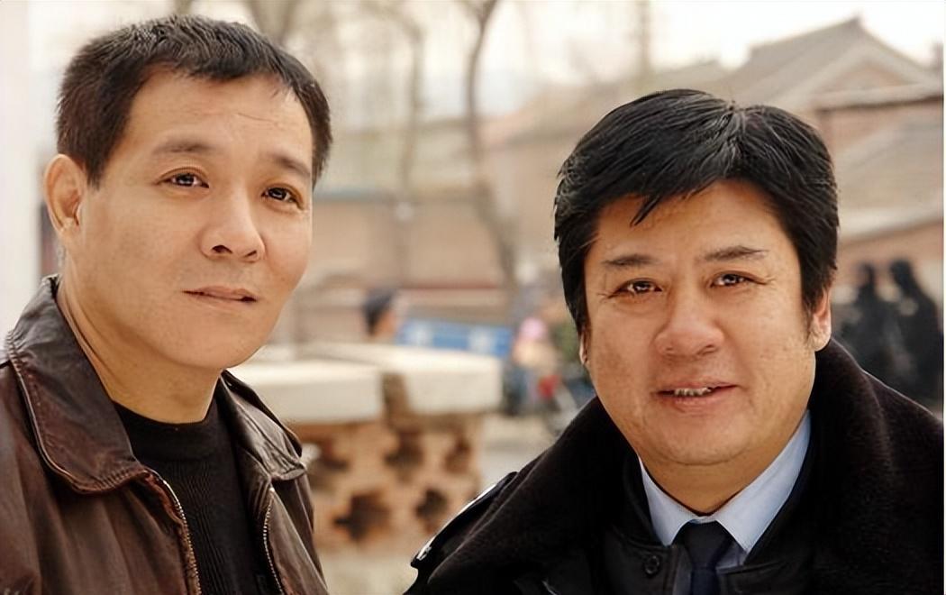 张潮:历经挫折,终成人生赢家 在演艺圈中,张潮以其出色的演技和多变的