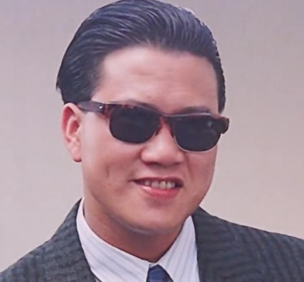 从一个贫苦家庭的孩子,到香港娱乐圈的大佬,万梓良的人生充满了曲折与