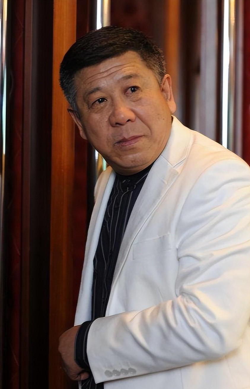 演员程煜:30年无怨无悔照顾白血病弟弟 程煜是演艺圈的老戏骨,扮演过