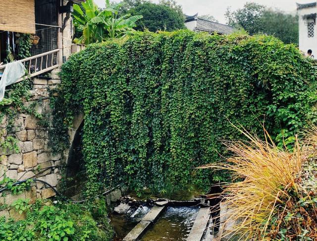 安徽深处的秘境:查济古镇 位于泾县桃花潭镇的查济,是一座充满魅力的