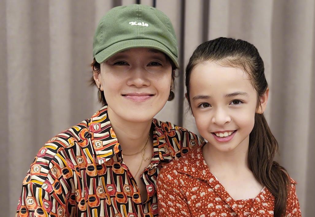 文章马伊琍二女儿迎10岁生日,粉嫩宴会彰显浓浓亲情 文章和马伊琍的二