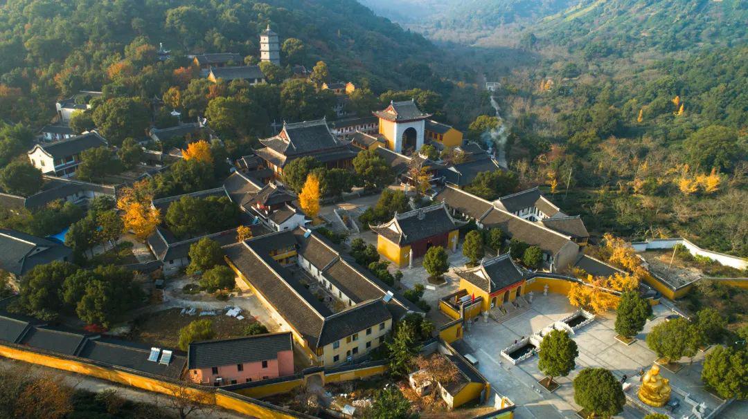 包山禅寺:冬日里的人间仙境 冬日里的包山禅寺,宁静祥和,仿佛时间都为