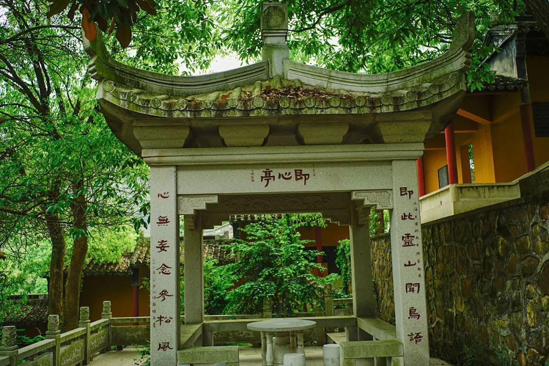 包山禅寺:冬日里的人间仙境 冬日里的包山禅寺,宁静祥和,仿佛时间都为
