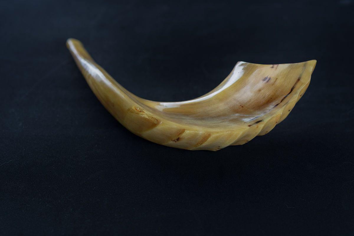 进口越南水牛角工艺品:报关清关的法律解析与策略 进口越南水牛角工艺