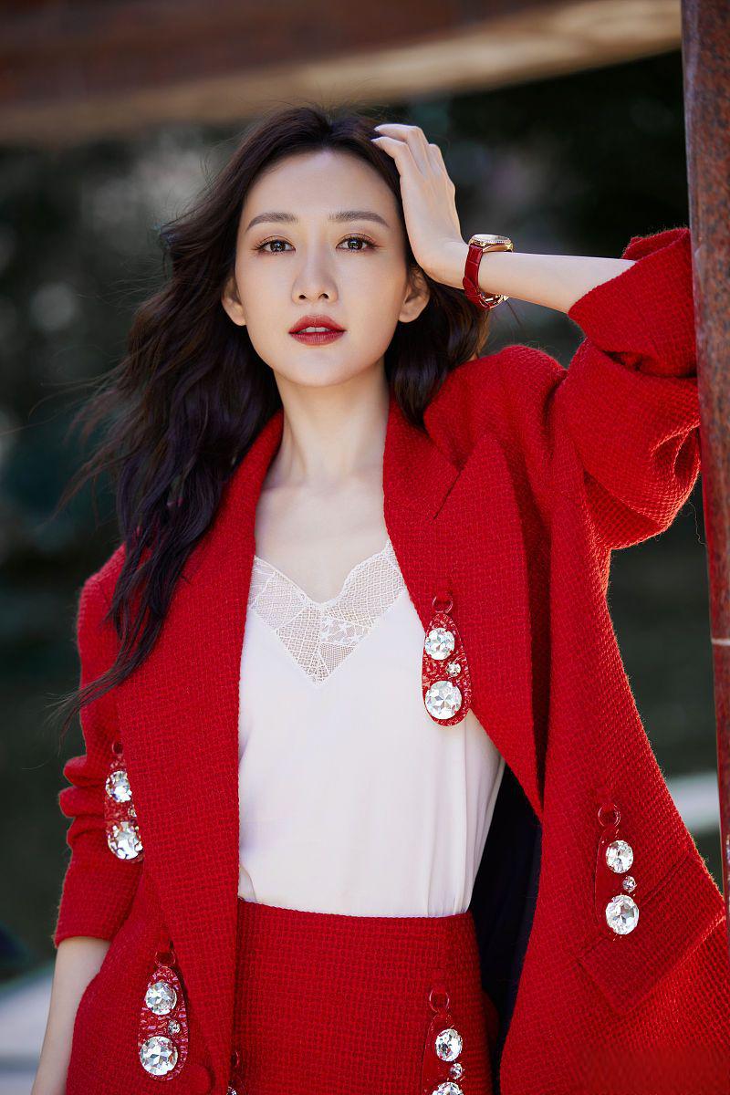 王鸥复工:为春节注入新活力,为观众带来惊喜 女星王鸥在社交媒体上晒