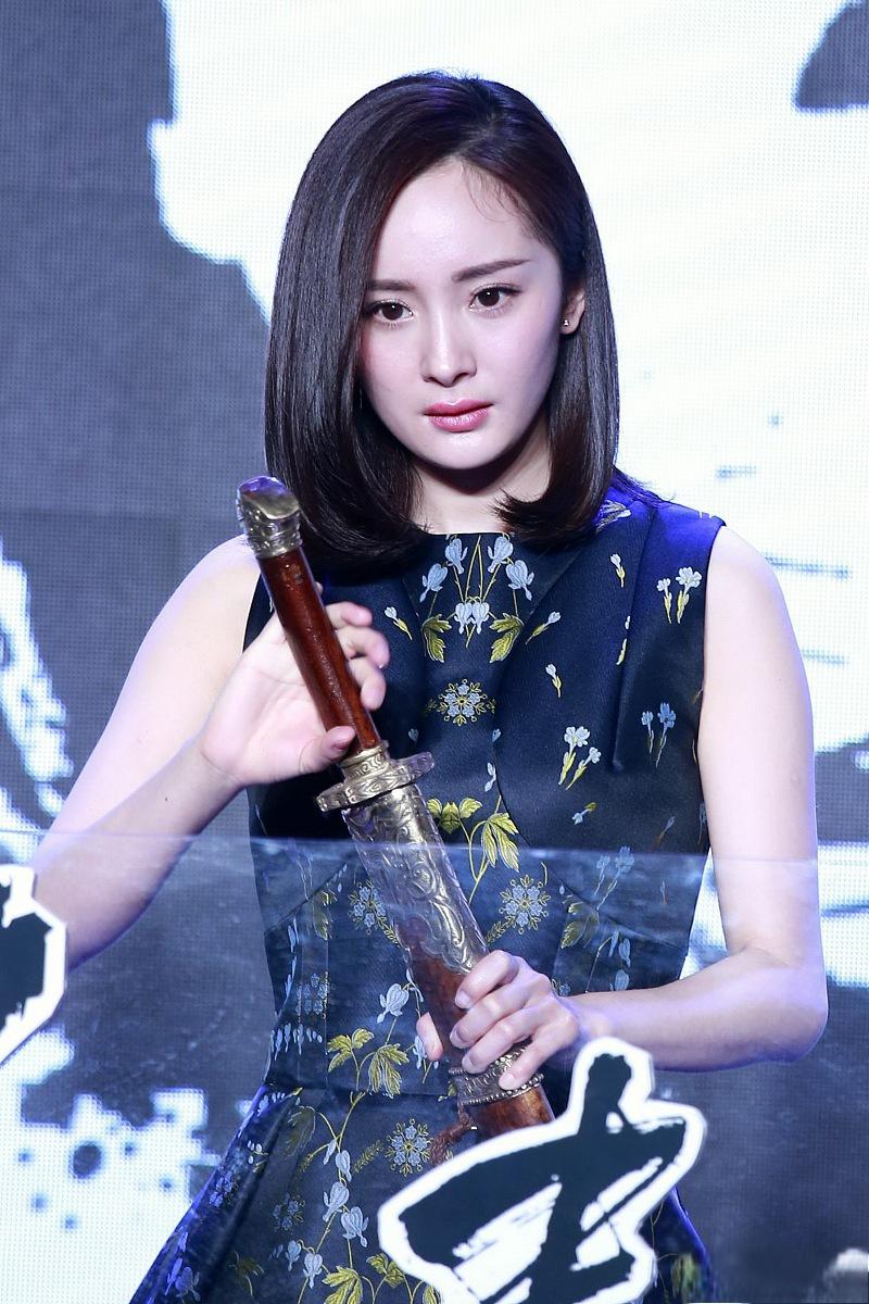 曾几何时,杨幂与唐嫣的闺蜜情深让人称羡.