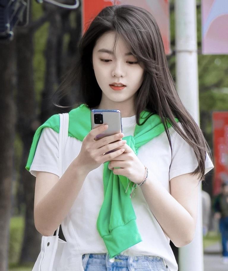 赵今麦和张子枫:新生代女演员代表人物 赵今麦和张子枫作为新生代女