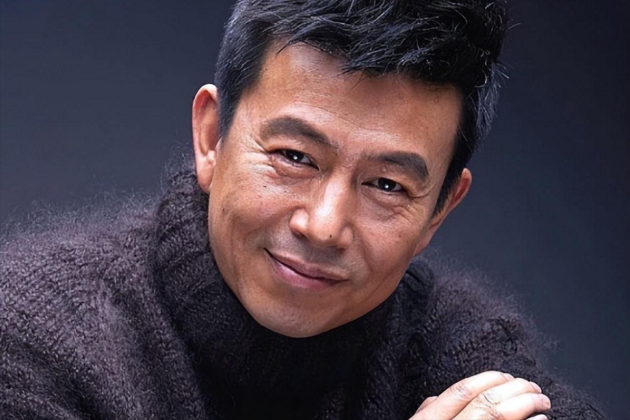 江柏萱:历经坎坷,终成影视之光 江柏萱,一位在影视界奋斗多年的演员