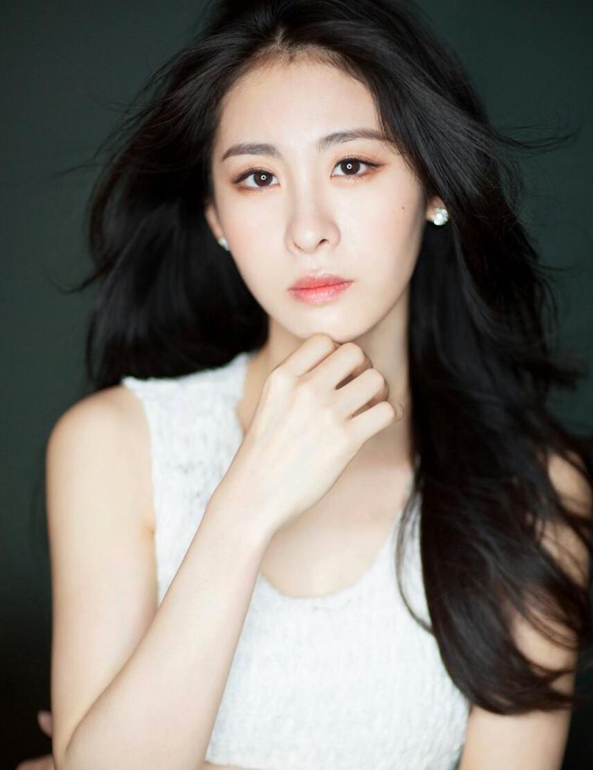 天生苦相的女星 在娱乐圈这个以长相为导向的领域里,每一位女明星都是