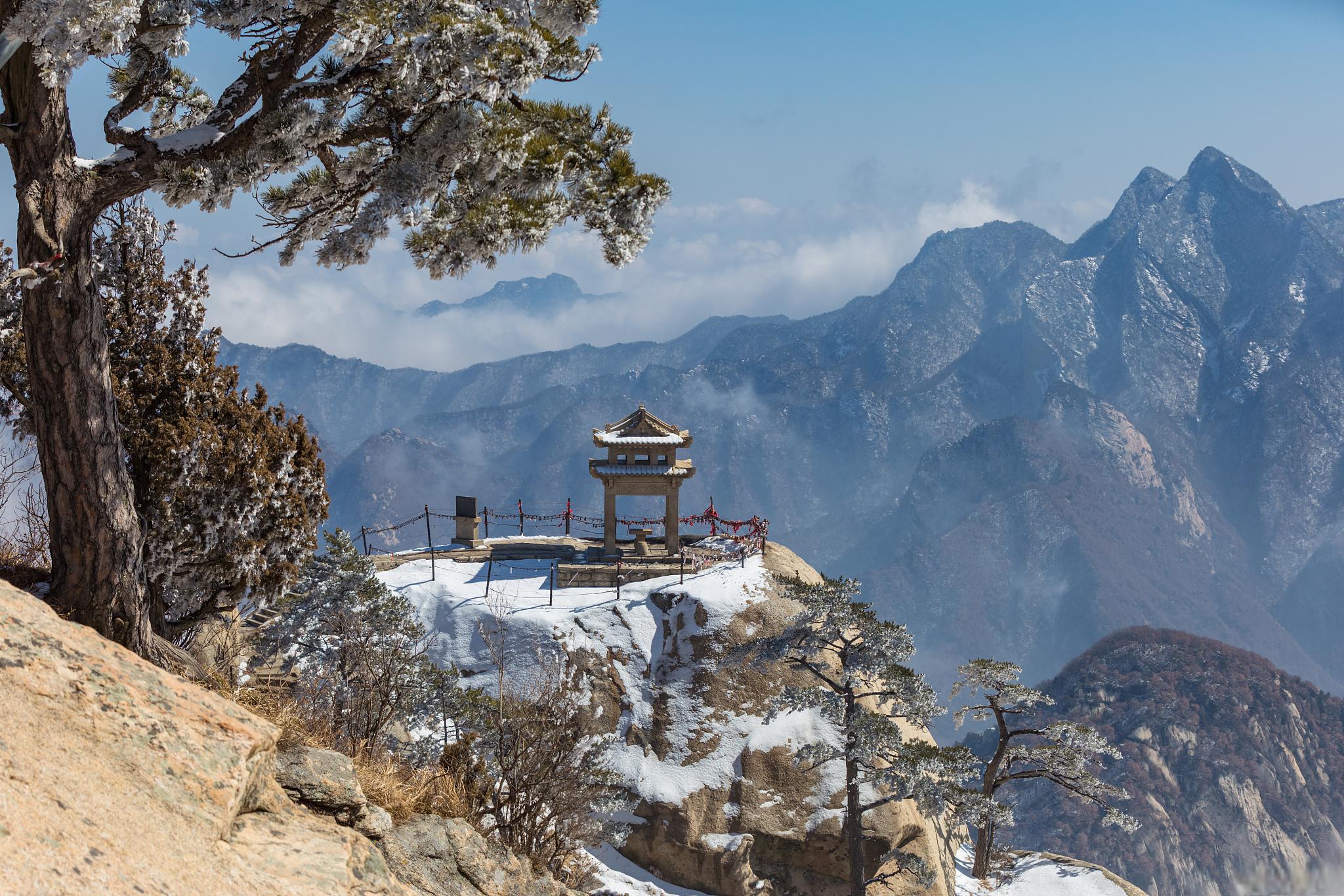 神木市是一个旅游资源丰富的城市,拥有众多历史文化和自然风光景点