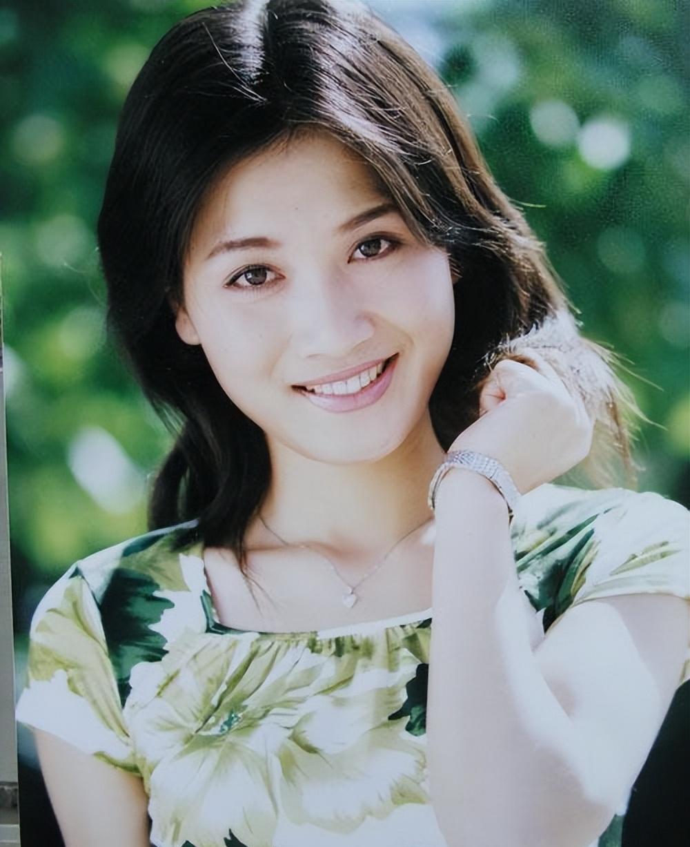 潘雨辰,一个在演艺圈中备受瞩目的实力派女演员,不仅拥有美貌和才华