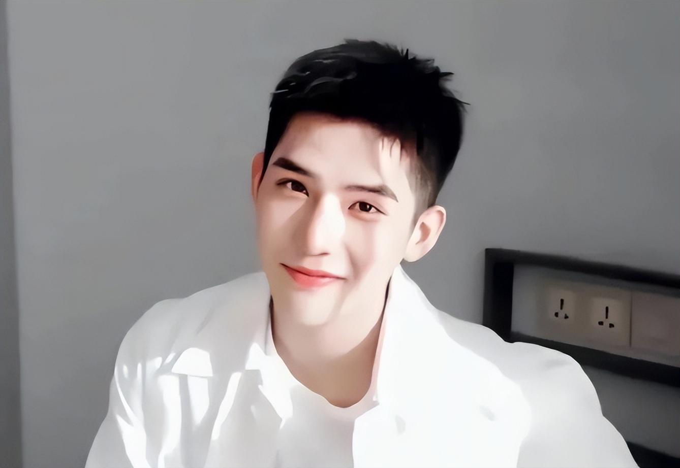 王安宇:如何征服观众心 王安宇是一位备受瞩目的新晋男演员,他的多才