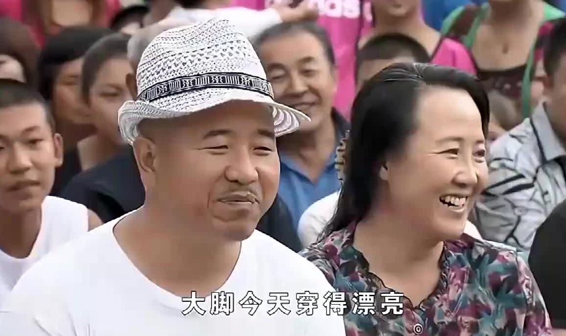 王小利:从"刘能"到春晚的喜剧传奇 在中国的喜剧界,王小利凭借其独特