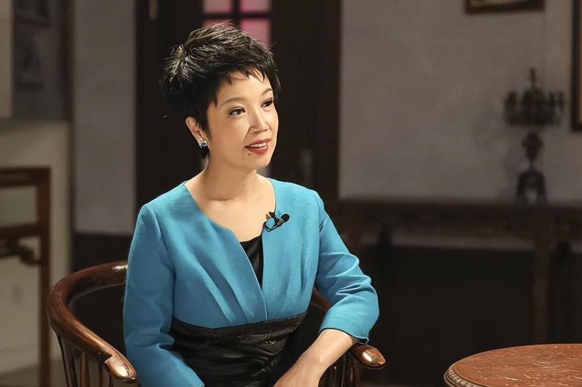 黄薇:孝心感动人心 黄薇,央视"老熟人",我国唯一的特型演员,专演