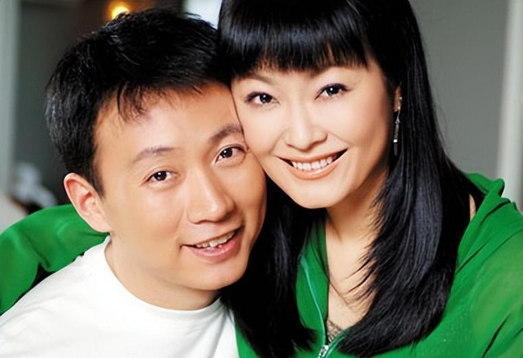 丁克15年后的意外之喜,诠释事业与家庭的真谛 王小骞和丈夫谭江海的