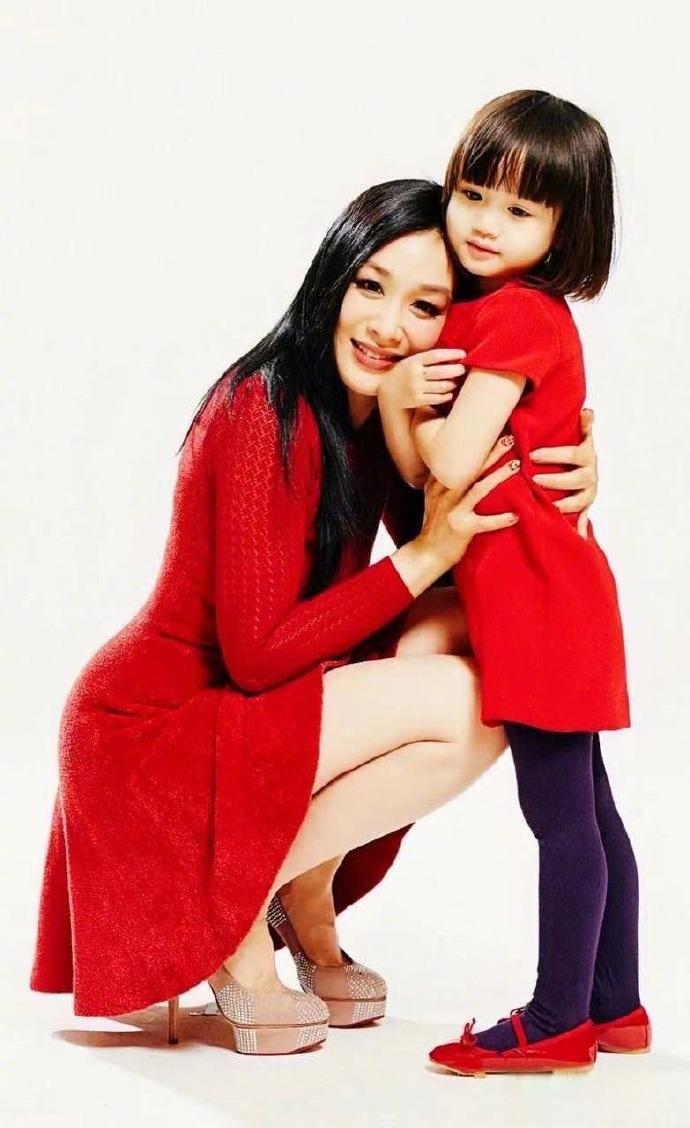 钟丽缇女儿考拉14岁生日派对:美丽与自信的绽放 今天,我心情格外激动