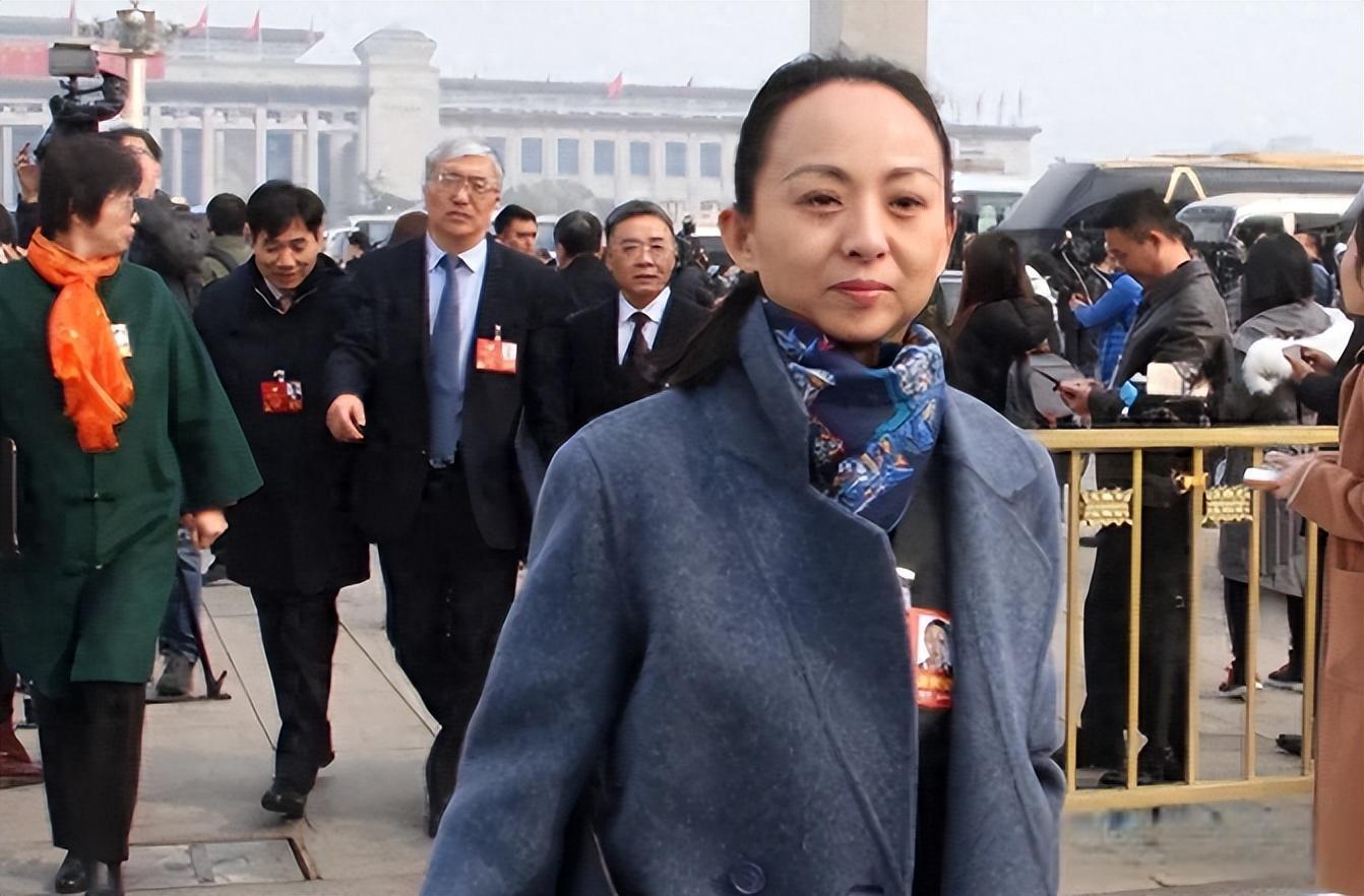 从"无声"到"千手":邰丽华的舞蹈人生 邰丽华,一个2岁失聪的勇敢女孩