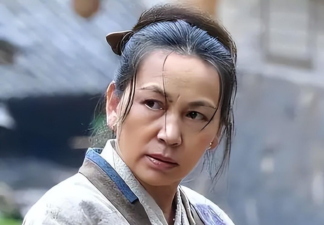 艾丽娅:从大草原走出的影后 艾丽娅是一位出色的演员,她在电视剧