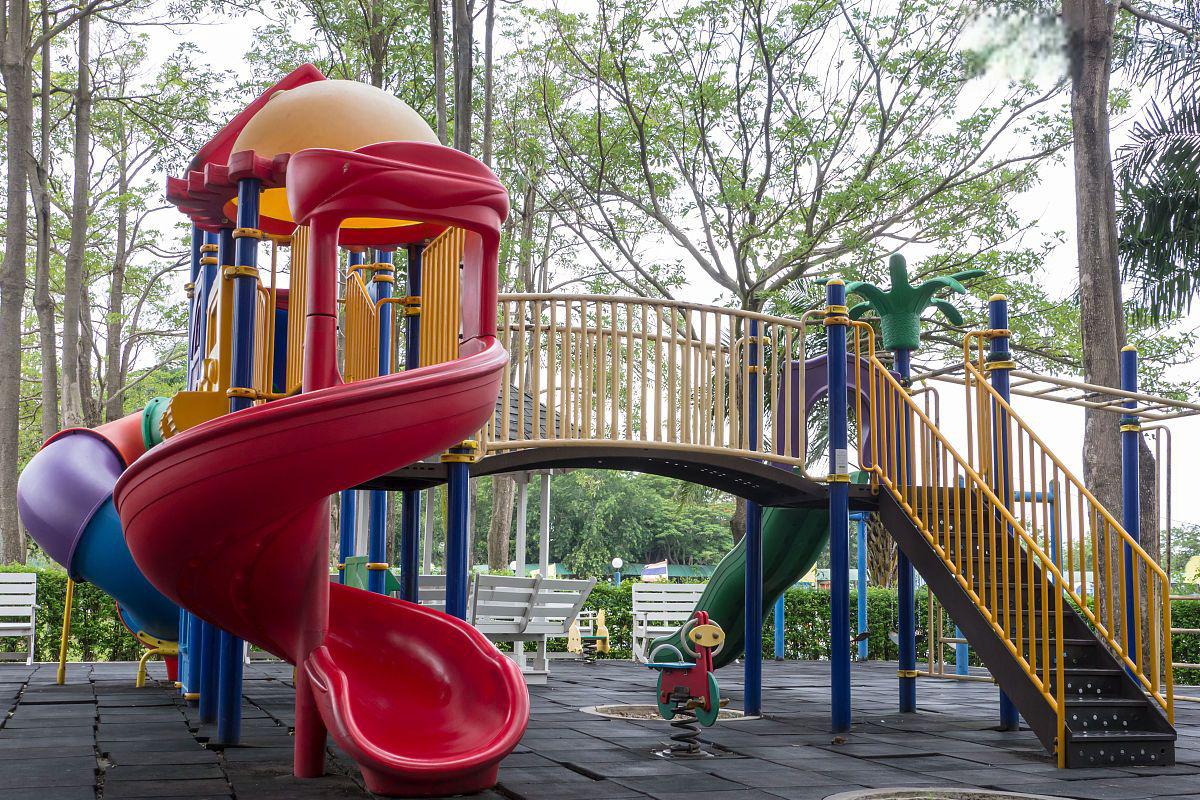 乐山亲子游:五大亲子旅游胜地推荐 随着周末和节假日的到来,许多家庭