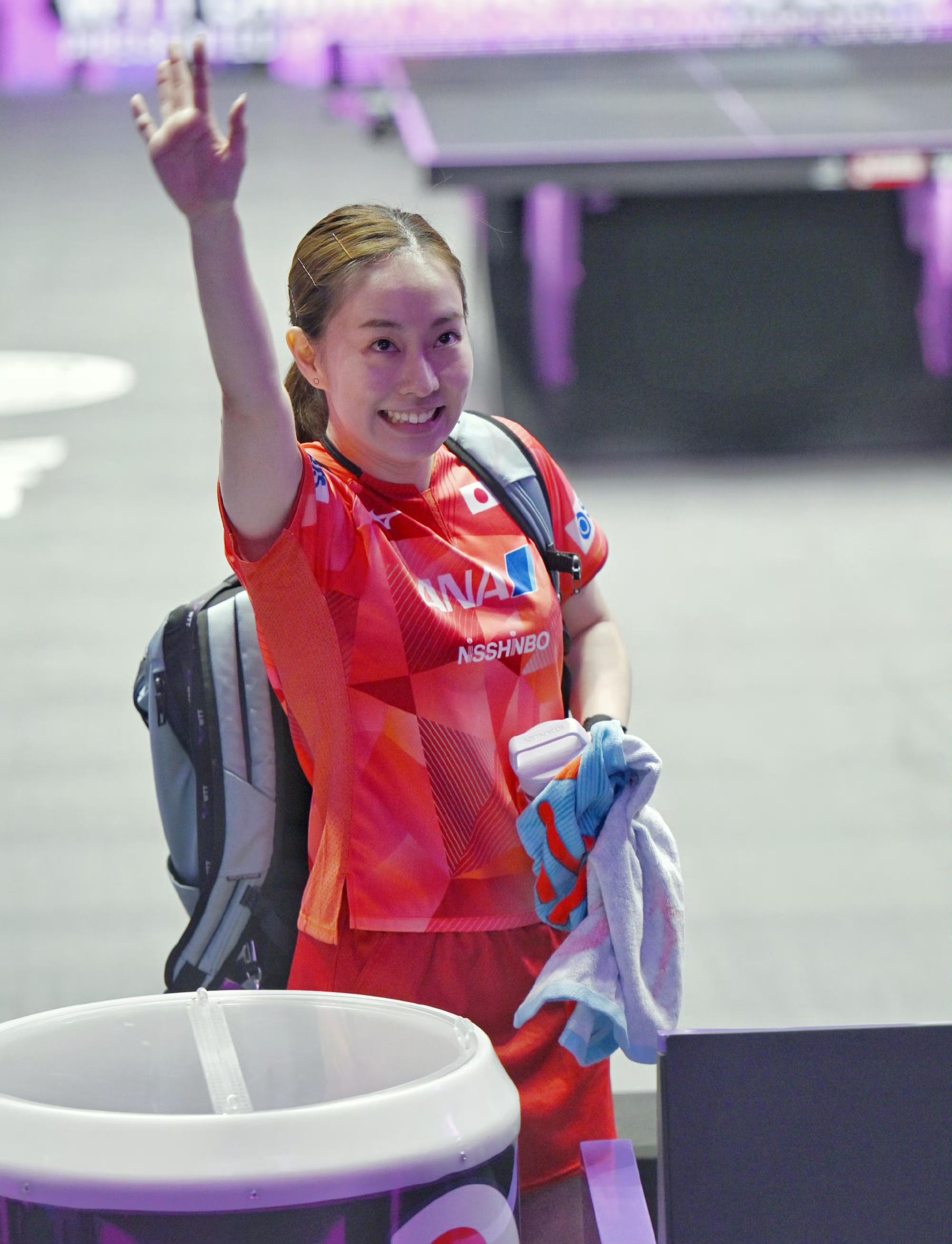 石川佳纯退役后更时尚,影响力不减 近期,石川佳纯退役后的时尚造型