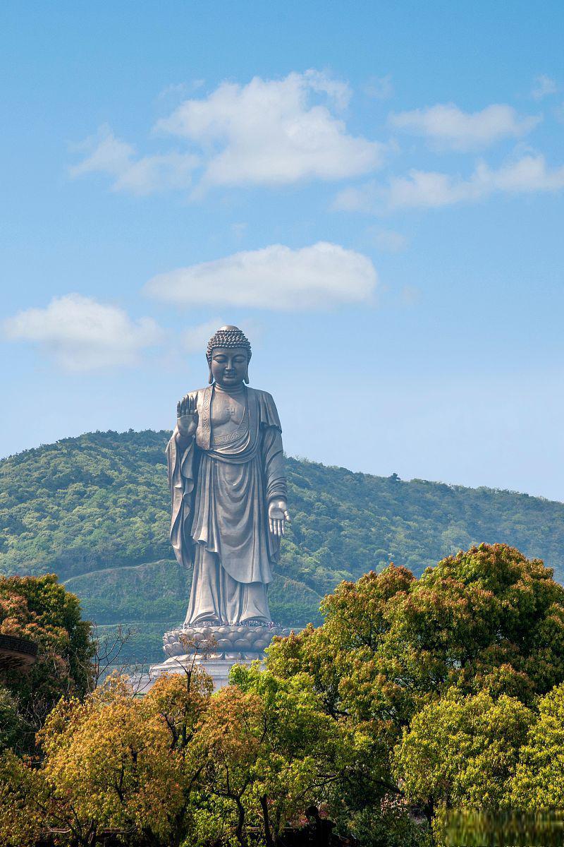 探寻普陀山之美 普陀山,中国四大佛教名山之一,位于浙江省舟山市.