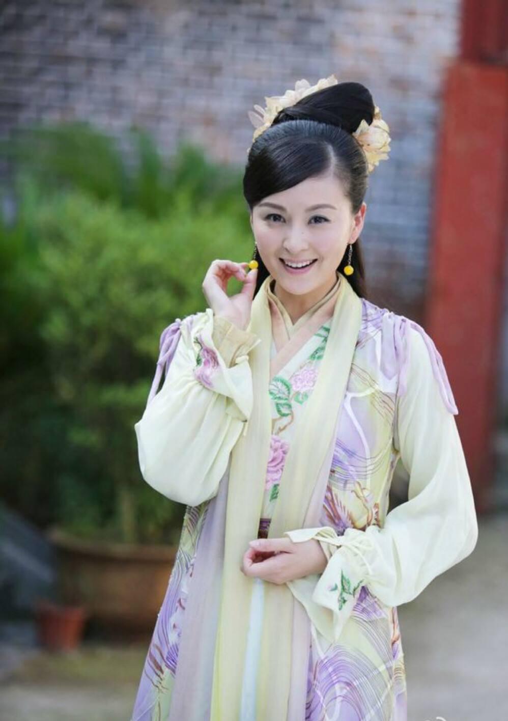 戴娇倩:娱乐圈中的一股清流 戴娇倩是娱乐圈中少有的既有颜值又有演技