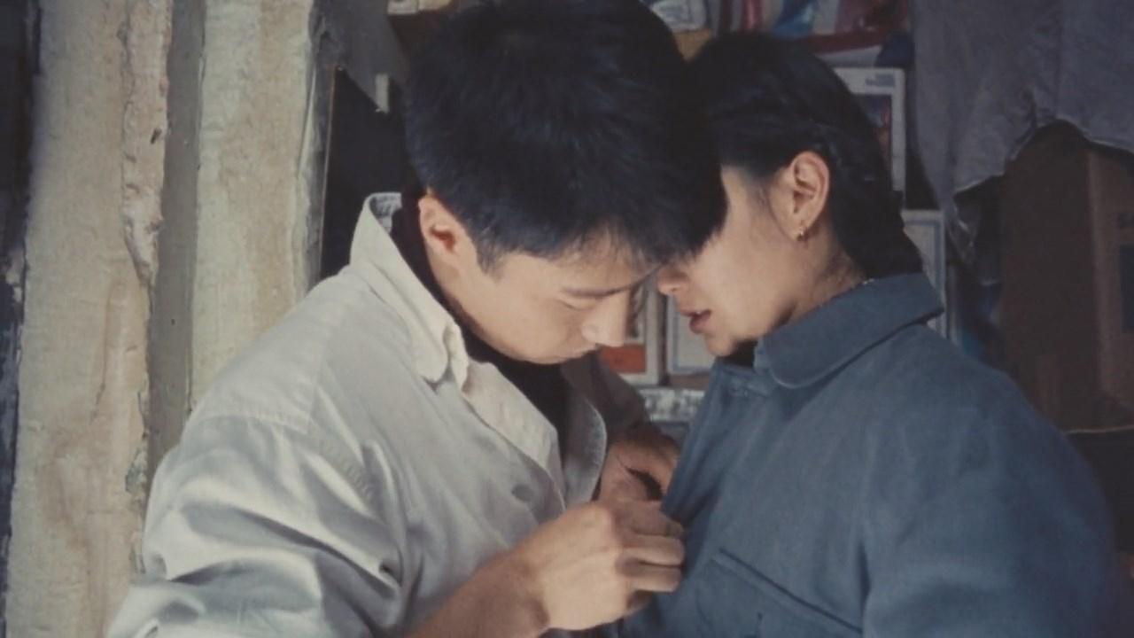 甜蜜蜜》:兜兜转转的爱情 甜蜜蜜》是一部爱情片,讲述了黎小军和李翘