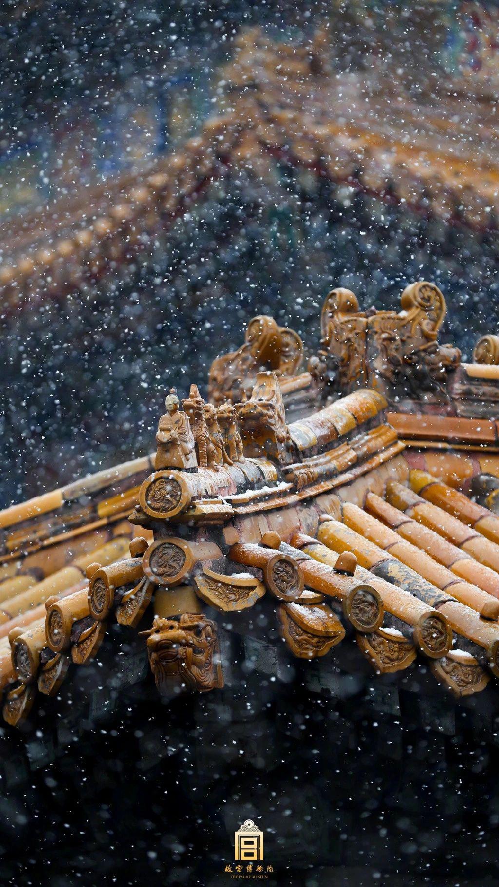 冬日故宫:红墙白雪,宛如画中游 冬天的北京,故宫是最不容错过的风景.