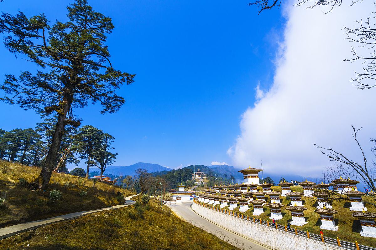 大姚县:充满魅力的旅游胜地 大姚县位于云南省楚雄彝族自治州,是一个