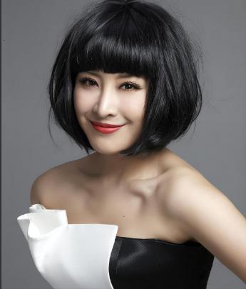演艺生涯的坚实基础与精彩角色 王雅捷,一名深受观众喜爱的演员,早年