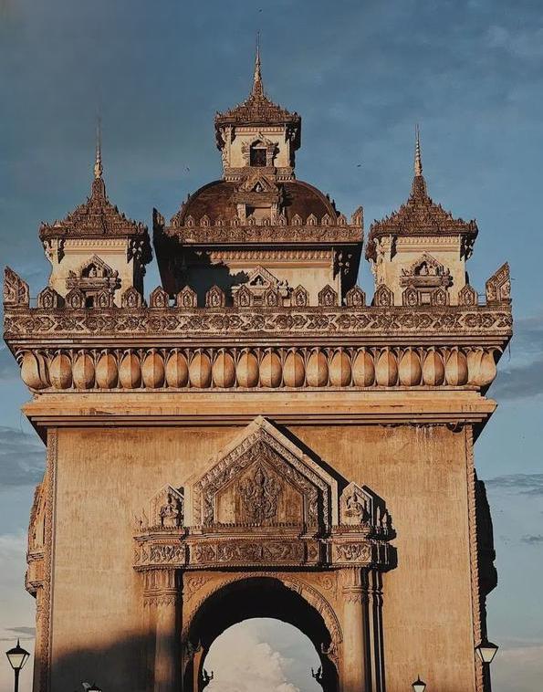 老挝首都万象:自然与文化的完美融合 老挝首都万象地理位置优越,坐落