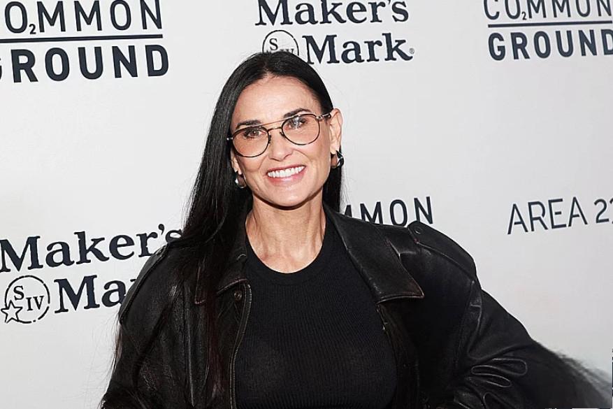 杰森·莫玛与黛米·摩尔:娱乐界的"大姐姐"与"小弟弟"新恋情 近期