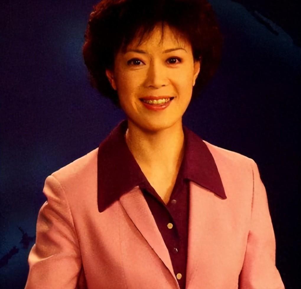 然而,央视女主播李文静却是个例外.