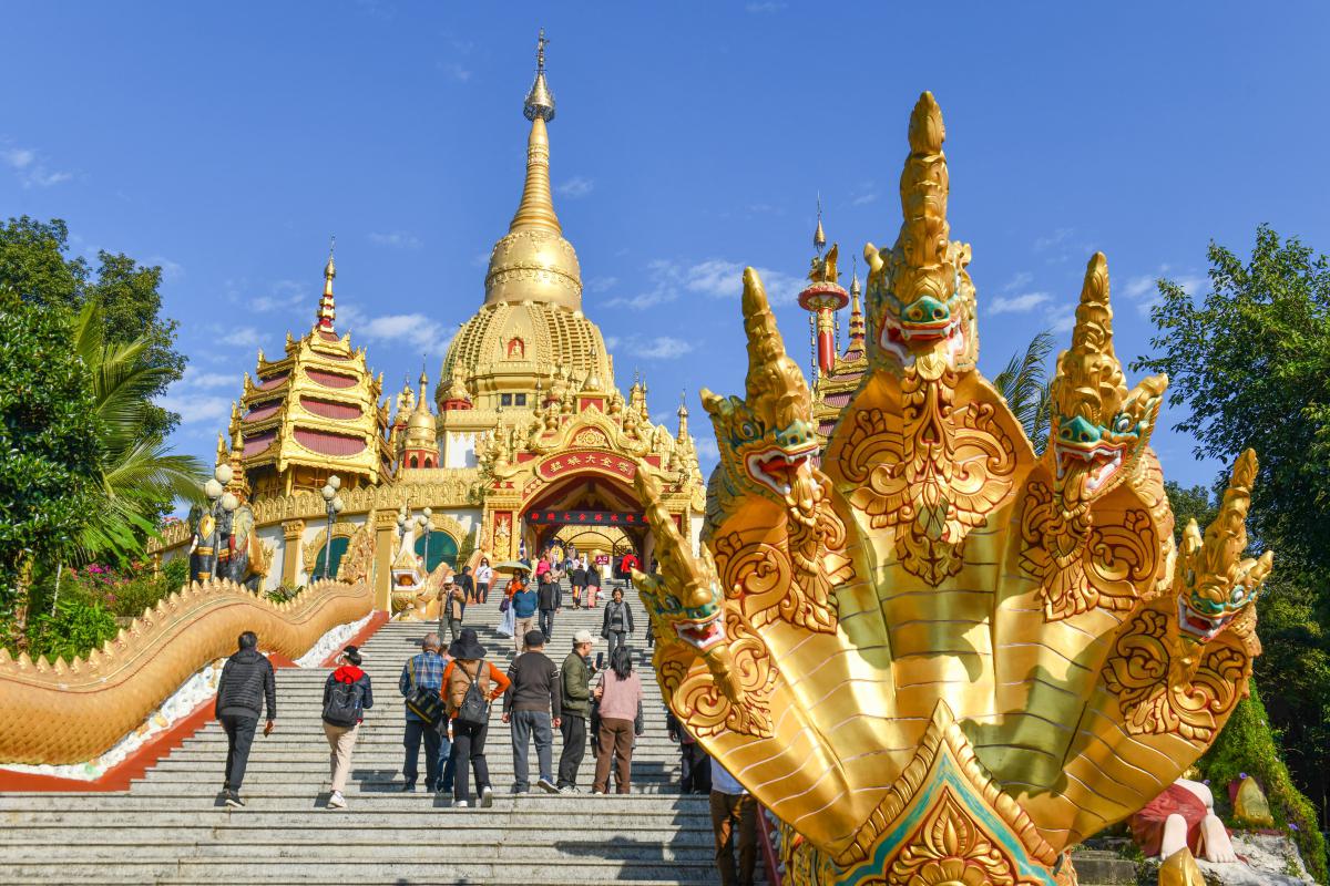 德宏芒市:探索异国风情的秘境 德宏芒市,这个充满异国风情的秘境,等待