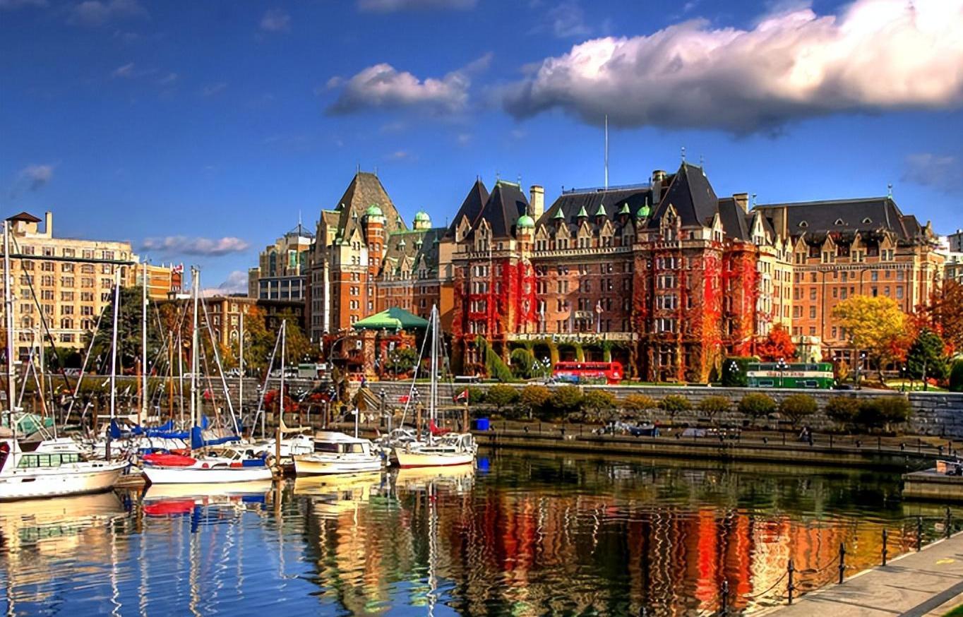 加拿大:多元文化与自然美景的完美结合 加拿大是一个拥有丰富自然和