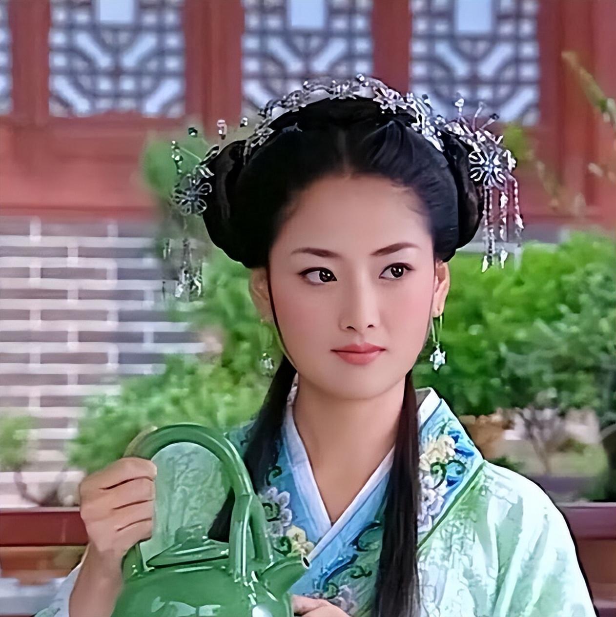 陈洁,毕业于中央戏剧学院,出演过《霸王别姬》中的虞姬一角,被观众称