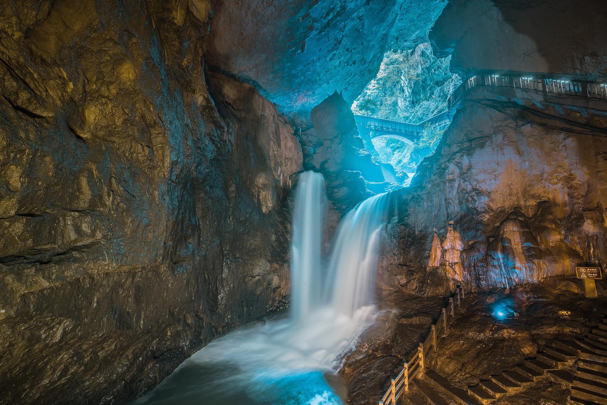 云南昆明九乡:洞见自然之美 昆明九乡,一个藏在宜良县的溶洞秘境,仿佛