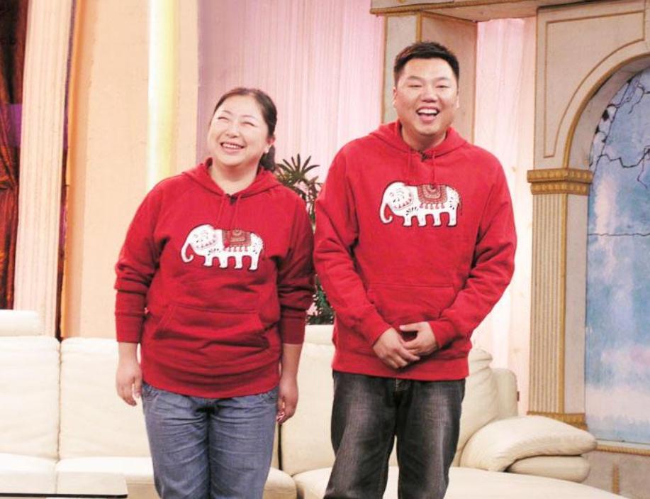 姜超与张蒨:演艺路上的真爱与幸福家庭 姜超,因《炊事班故事》走红,背